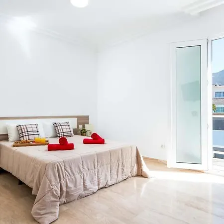 Playa De Fanabe Sleeps 8 With Pool Air Con And Wifi Costa Adeje (Tenerife)