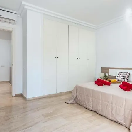 Playa De Fanabe Sleeps 8 With Pool Air Con And Wifi