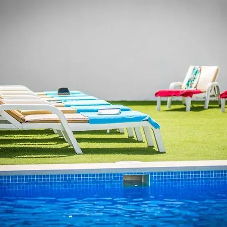 Playa De Fanabe Sleeps 8 With Pool Air Con And Wifi Costa Adeje (Tenerife)