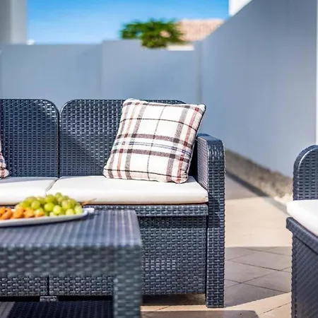Playa De Fanabe Sleeps 8 With Pool Air Con And Wifi * Costa Adeje (Tenerife)